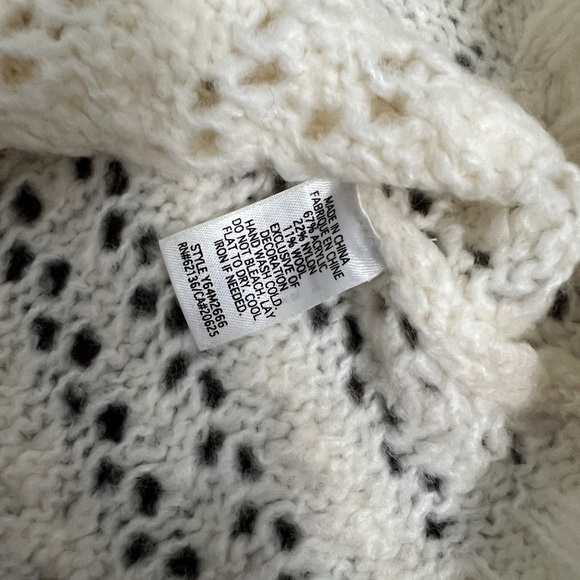 NWT Women’s Guess Knit Wool-Blend Halter Lace Back Top S - Picture 3 of 3